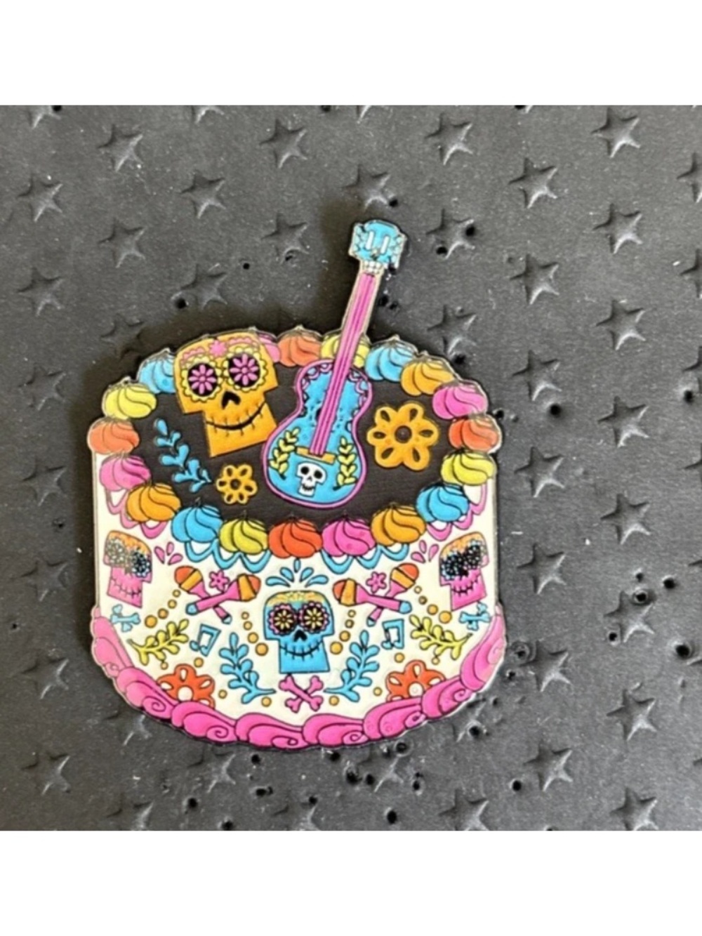 Disney Pin - Loungefly Coco Pixar Cakes Mystery Blind Box Pin